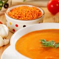 VEGAN ΣΟΥΠΑ ΜΕ ΚΟΚΚΙΝΕΣ ΦΑΚΕΣ 